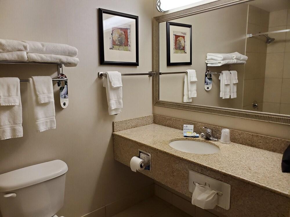Holiday Inn Express Hotel & Suites Mankato East By Ihg Exterior photo