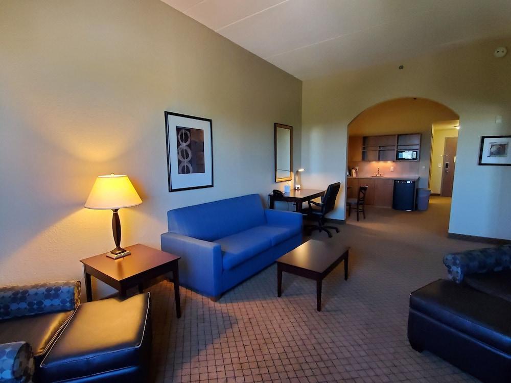 Holiday Inn Express Hotel & Suites Mankato East By Ihg Exterior photo