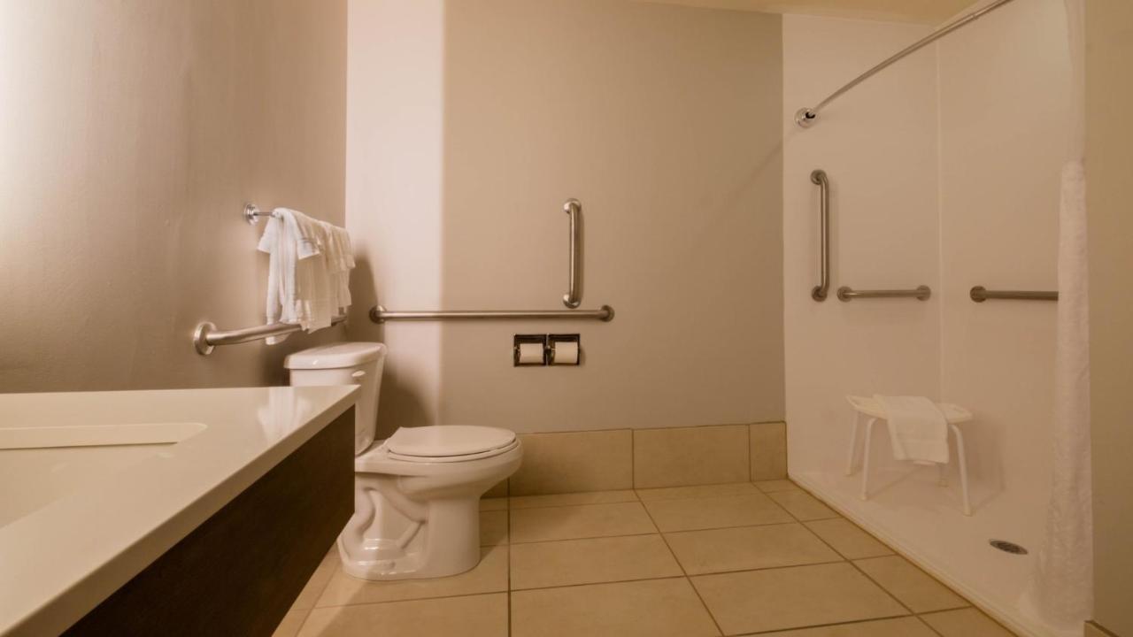 Holiday Inn Express Hotel & Suites Mankato East By Ihg Exterior photo