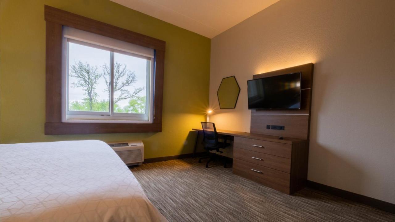 Holiday Inn Express Hotel & Suites Mankato East By Ihg Exterior photo
