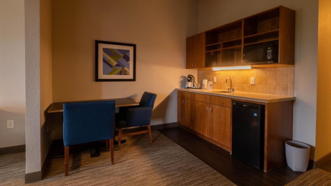 Holiday Inn Express Hotel & Suites Mankato East By Ihg Exterior photo