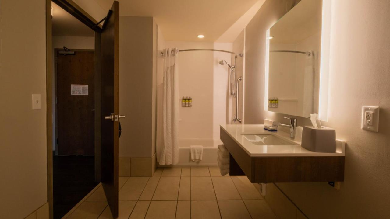 Holiday Inn Express Hotel & Suites Mankato East By Ihg Exterior photo
