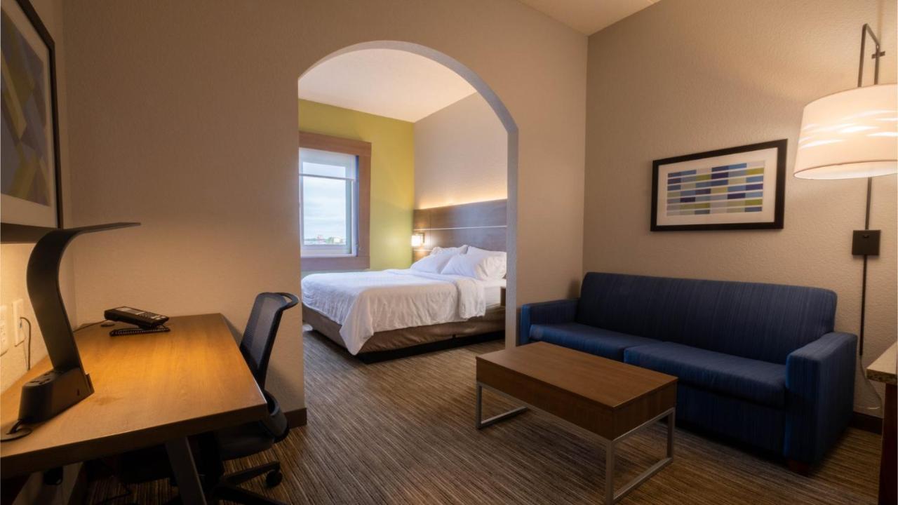 Holiday Inn Express Hotel & Suites Mankato East By Ihg Exterior photo