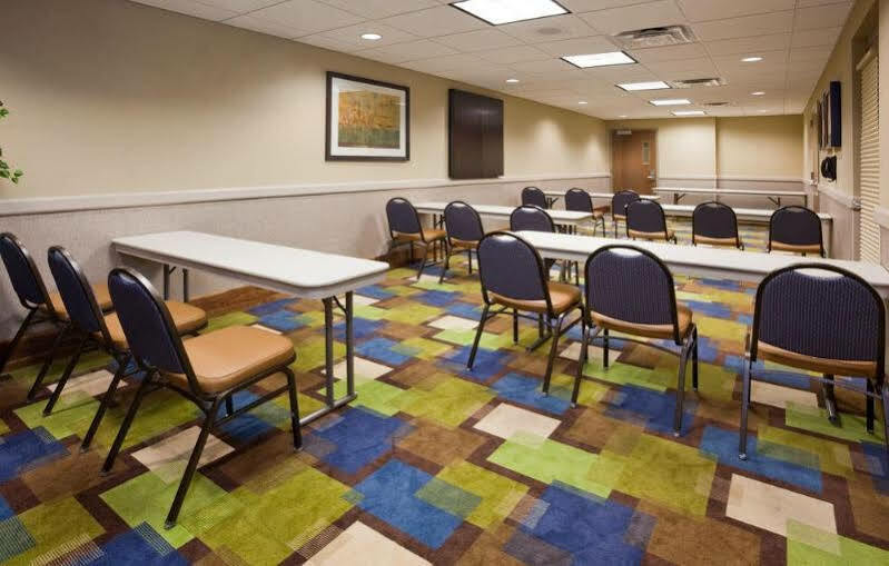 Holiday Inn Express Hotel & Suites Mankato East By Ihg Exterior photo