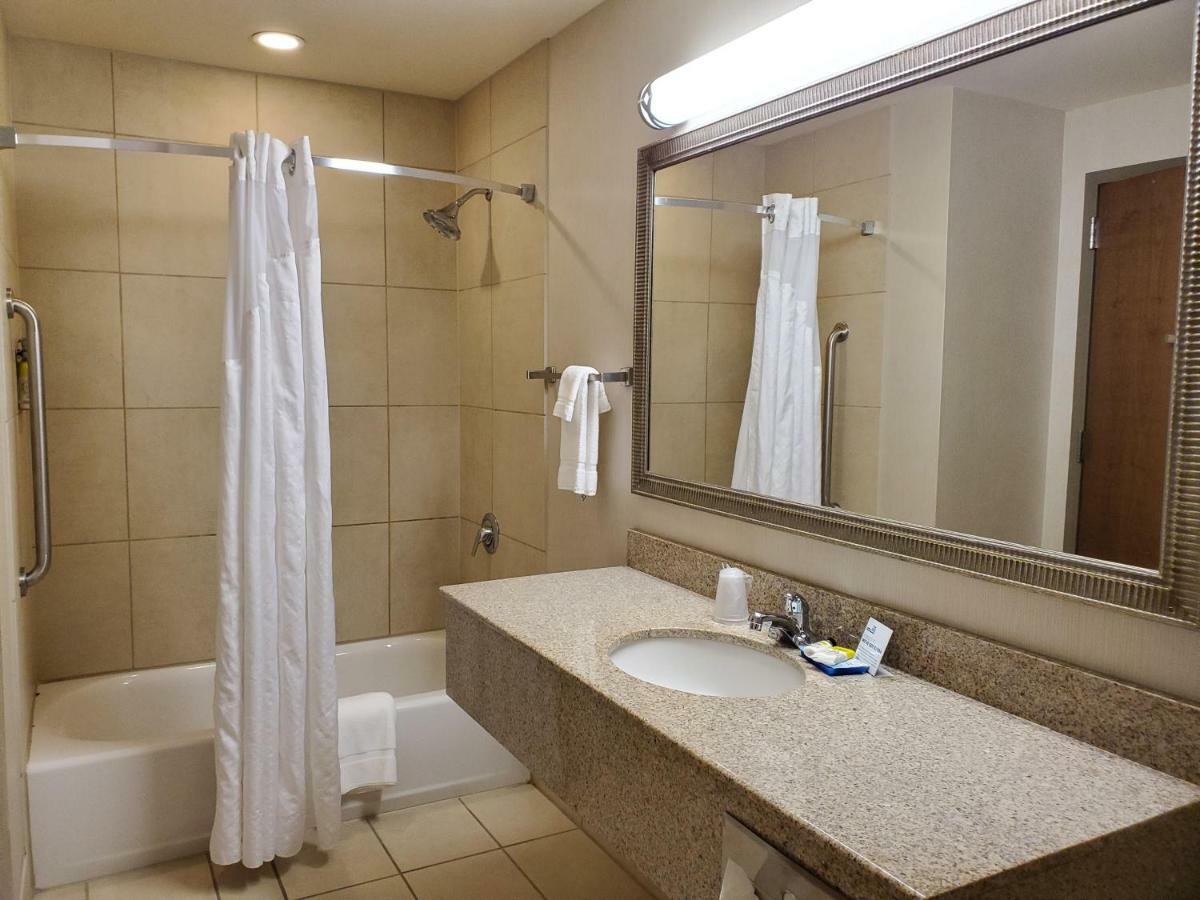 Holiday Inn Express Hotel & Suites Mankato East By Ihg Exterior photo