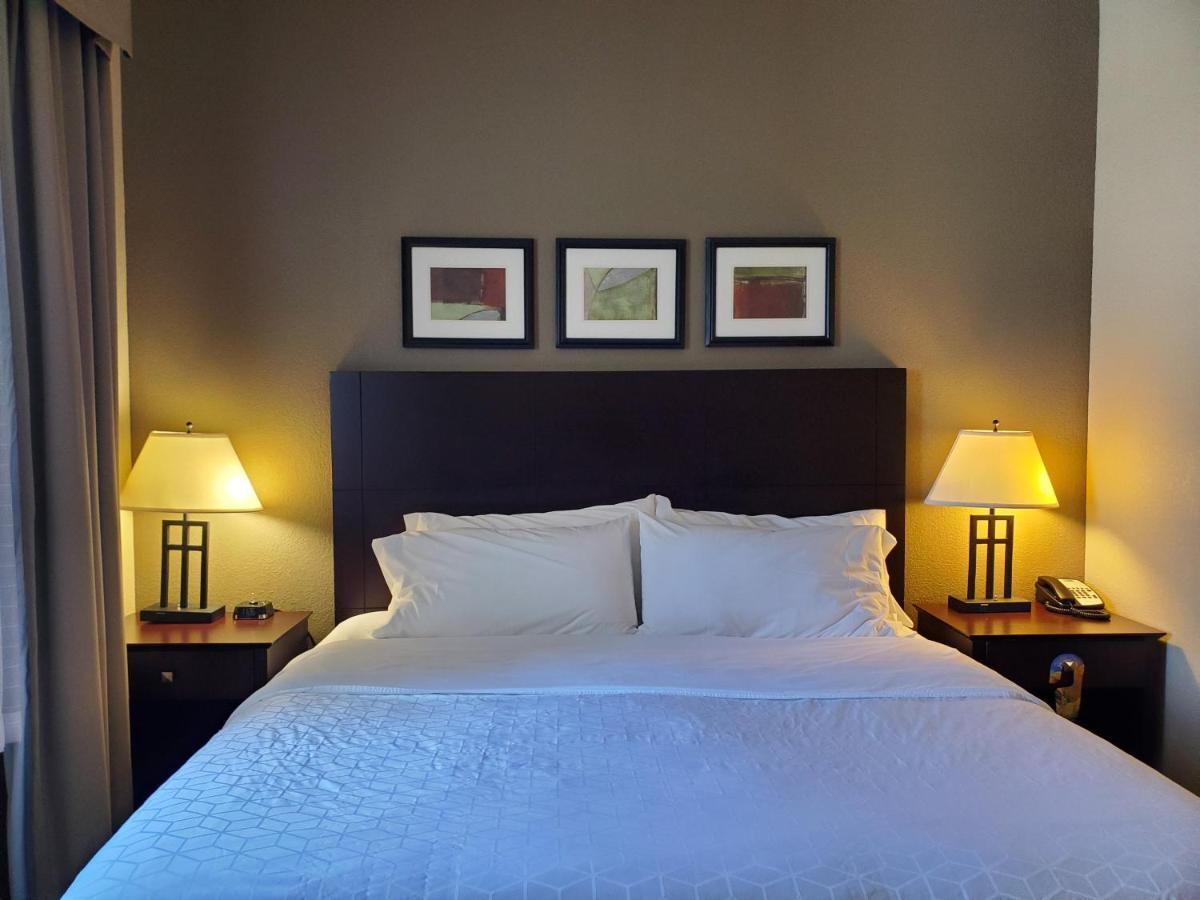 Holiday Inn Express Hotel & Suites Mankato East By Ihg Exterior photo
