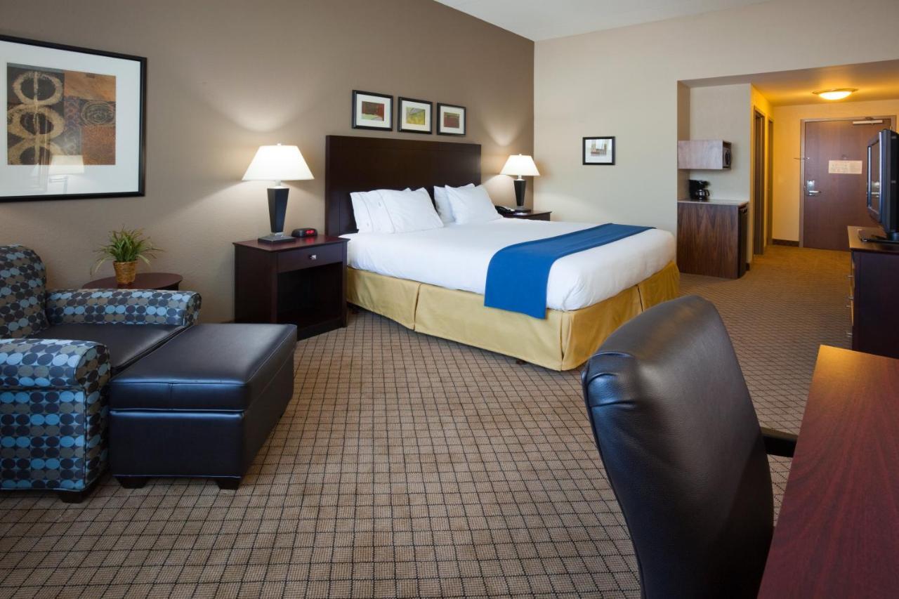 Holiday Inn Express Hotel & Suites Mankato East By Ihg Exterior photo