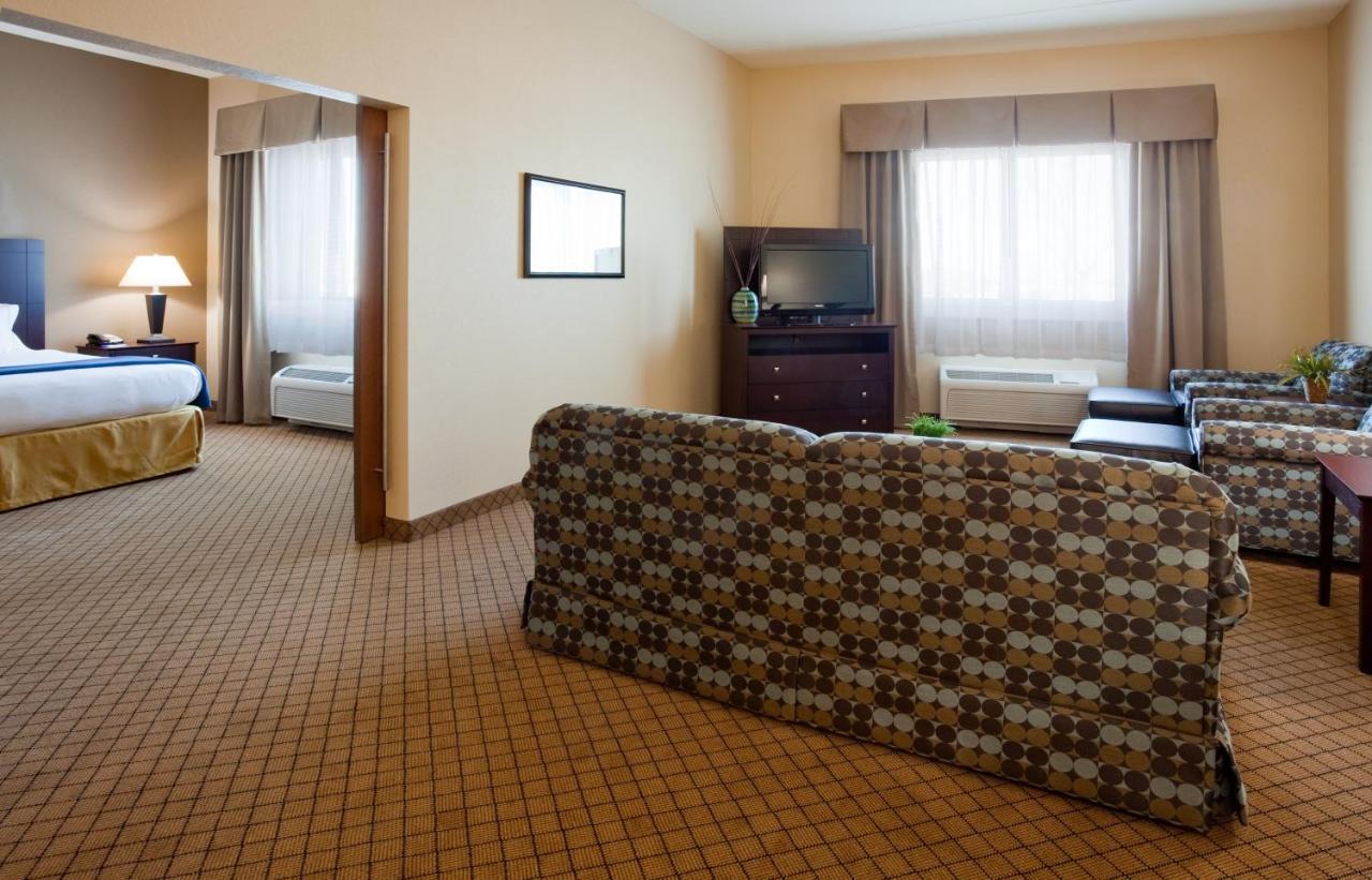 Holiday Inn Express Hotel & Suites Mankato East By Ihg Exterior photo