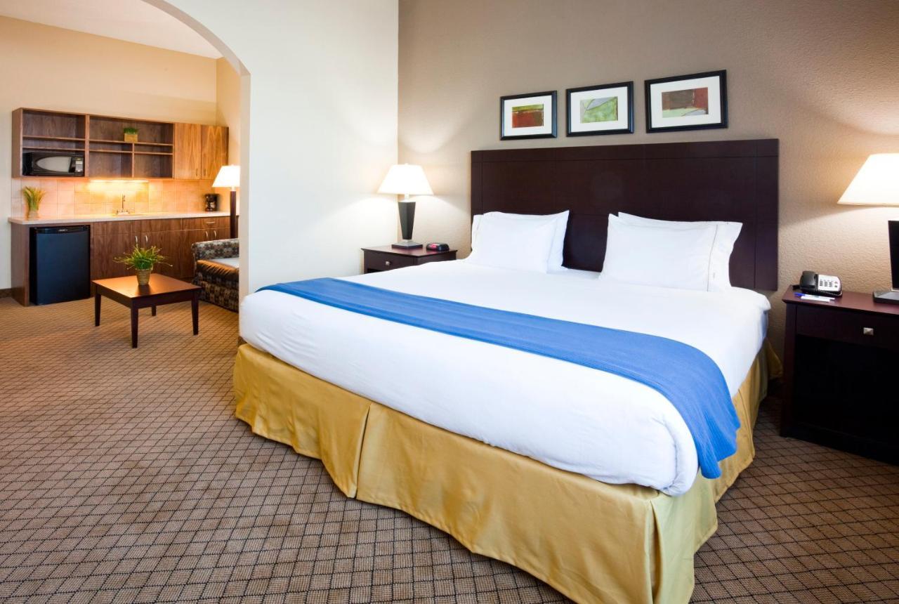 Holiday Inn Express Hotel & Suites Mankato East By Ihg Exterior photo