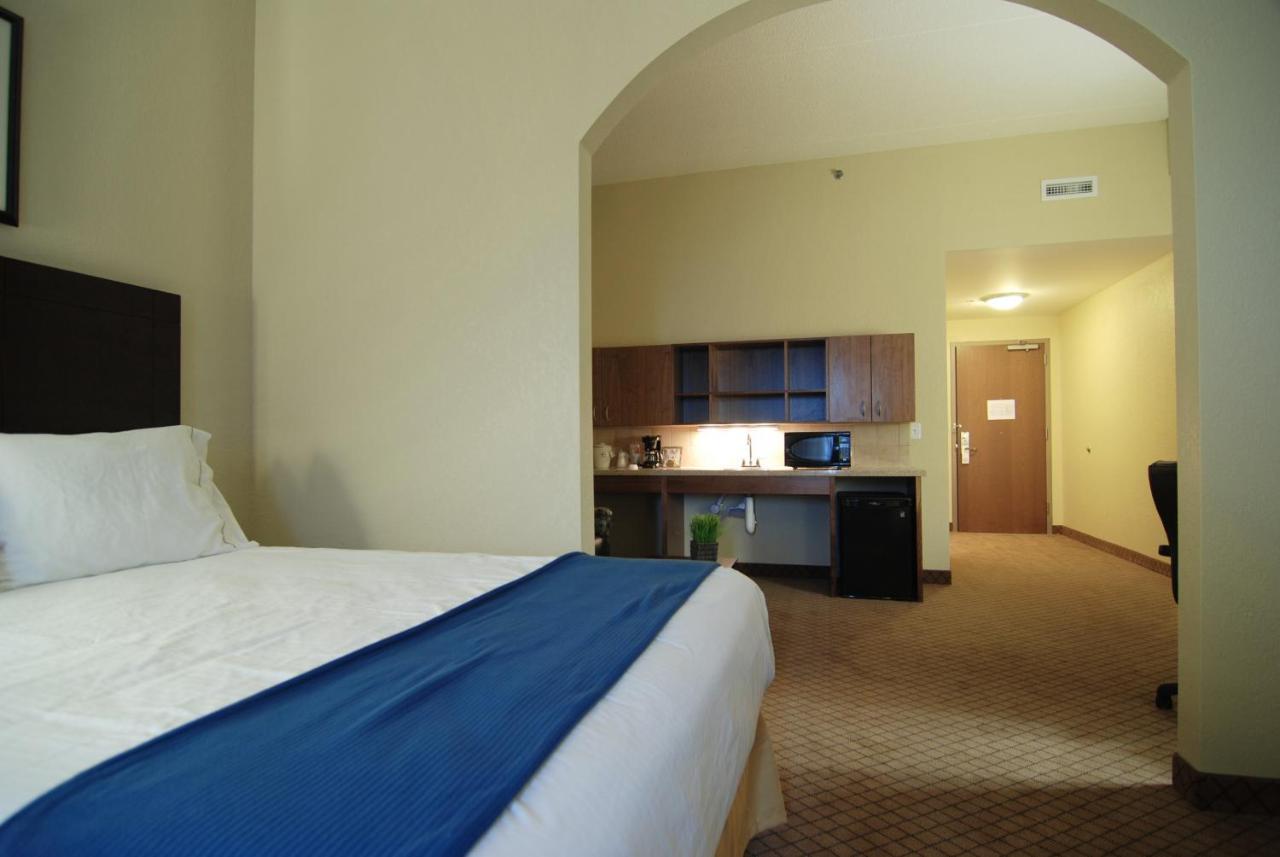 Holiday Inn Express Hotel & Suites Mankato East By Ihg Exterior photo