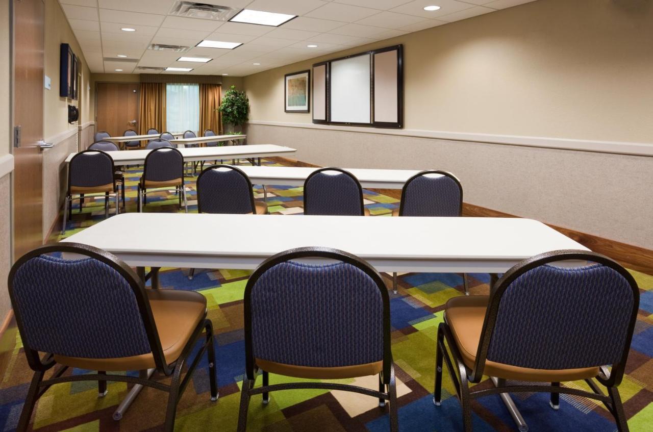 Holiday Inn Express Hotel & Suites Mankato East By Ihg Exterior photo