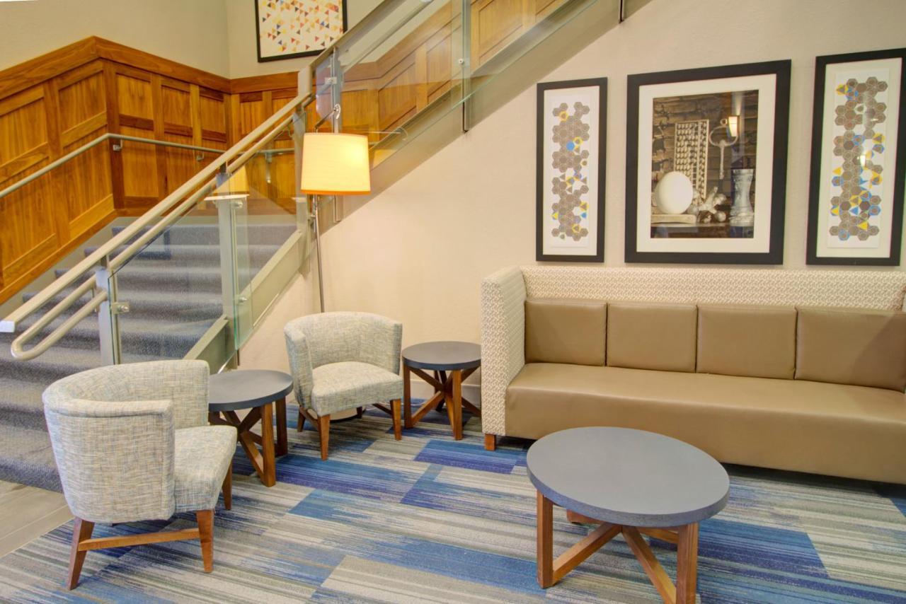 Holiday Inn Express Hotel & Suites Mankato East By Ihg Exterior photo
